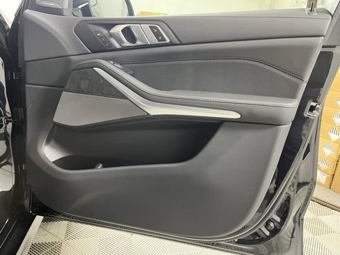 Used 2025 BMW X7 xDrive40i w/ M Sport Package image 24