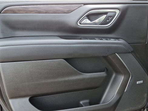 Used 2021 Chevrolet Tahoe LT w/ LT Signature Package image 14