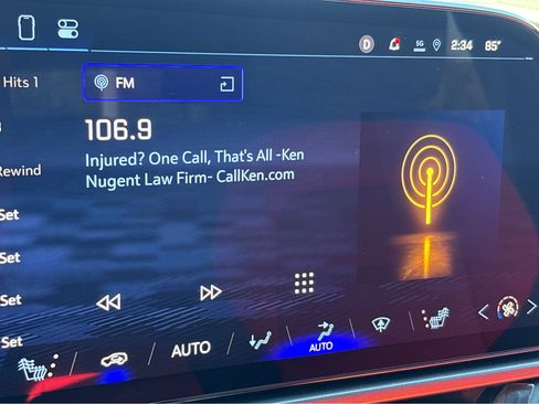 New 2025 Chevrolet Equinox EV RS image 7