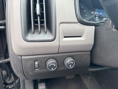 Used 2018 Chevrolet Colorado W/T w/ Custom Special Edition image 15