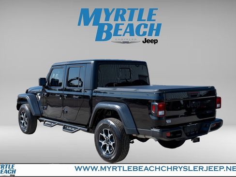 Certified 2023 Jeep Gladiator Sport image 4