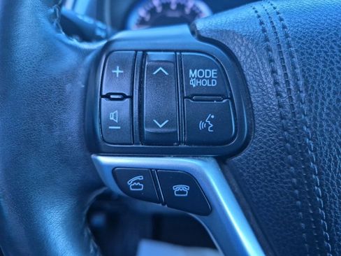 Used 2016 Toyota Highlander XLE AWD/4WD image 20