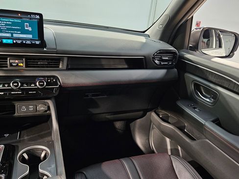 Used 2025 Honda Pilot Black Edition image 11