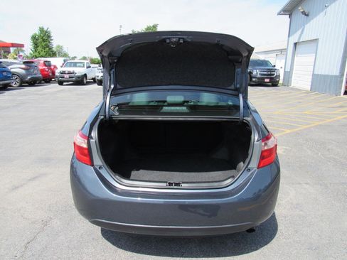 Used 2017 Toyota Corolla LE w/ Carpet Mat Package (TMS) FWD image 36