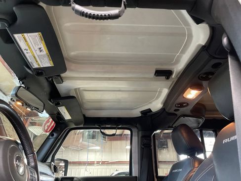Used 2015 Jeep Wrangler Unlimited Rubicon w/ Dual Top Group AWD/4WD image 13