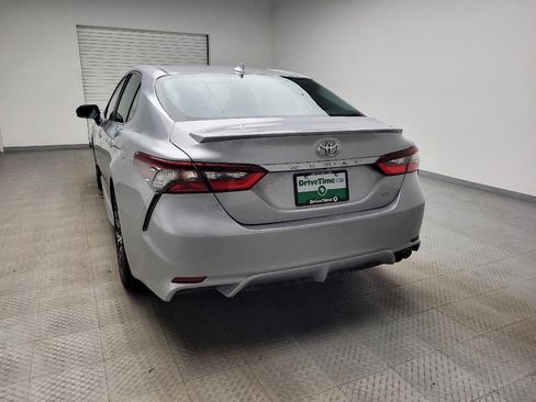 Used 2021 Toyota Camry SE image 6