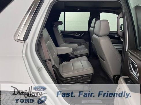 Used 2022 GMC Yukon SLT w/ SLT Premium Package image 39