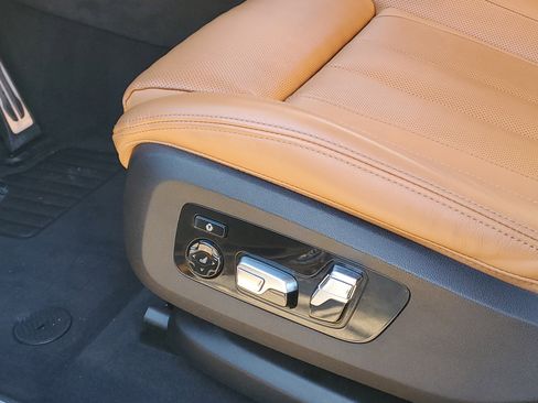 Used 2022 BMW X6 xDrive40i w/ Executive Package image 10