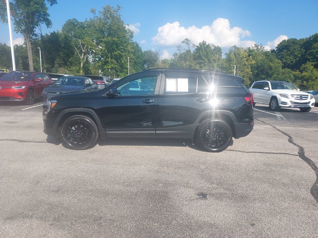 Used 2023 GMC Terrain SLE w/ Elevation Edition AWD/4WD image 4