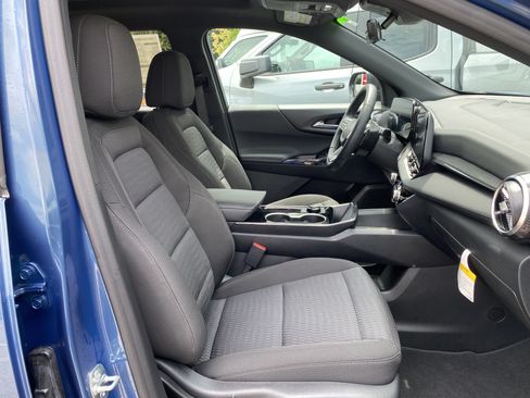 Used 2026 Chevrolet Equinox LT w/ Safety and Technology Package FWD image 35
