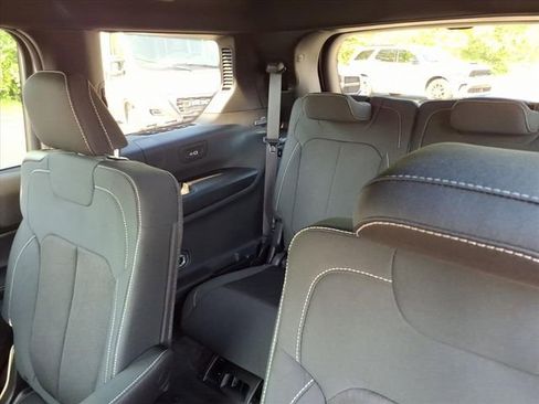 New 2026 Jeep Grand Cherokee L Laredo AWD/4WD image 15