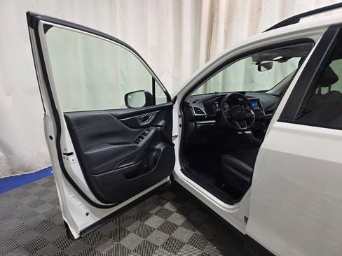 Used 2019 Subaru Forester Premium w/ All-Weather Package image 11