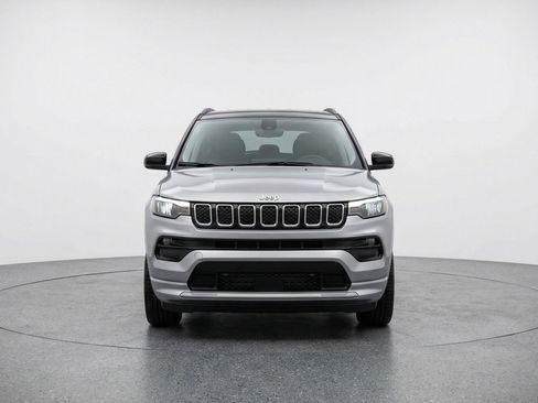 Used 2025 Jeep Compass Limited AWD/4WD image 2