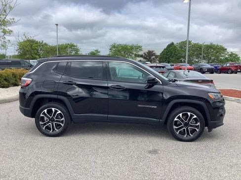 Used 2023 Jeep Compass Limited w/ Sun and Sound Group AWD/4WD image 4