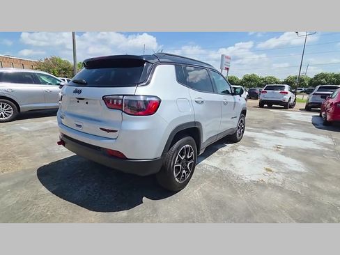 Used 2024 Jeep Compass Trailhawk AWD/4WD image 39