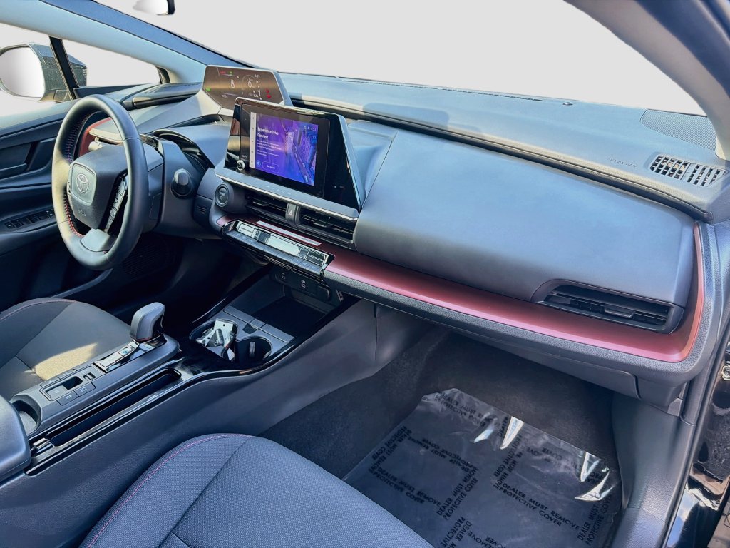 Used 2025 Toyota Prius Plug-In Hybrid FWD image 32