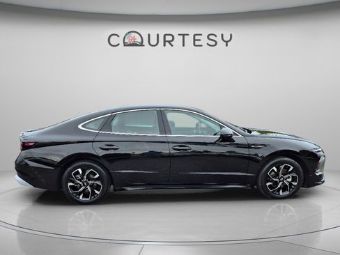 Certified 2024 Hyundai Sonata SEL FWD image 6