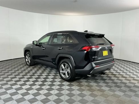 Used 2020 Toyota RAV4 Limited AWD/4WD image 7