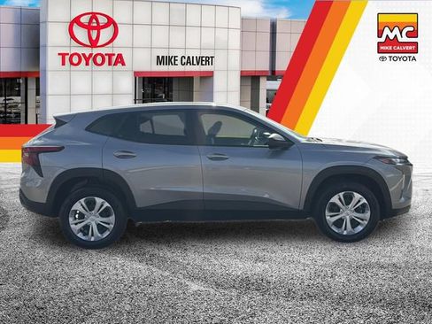 Used 2025 Chevrolet Trax LS FWD image 6