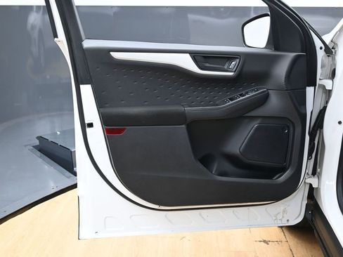 Used 2020 Ford Escape S image 38