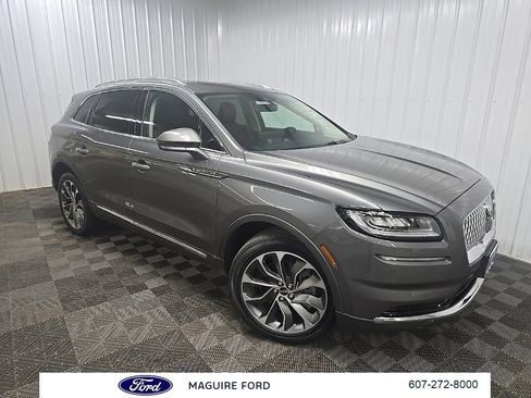 Used 2023 Lincoln Nautilus Reserve AWD/4WD image 9