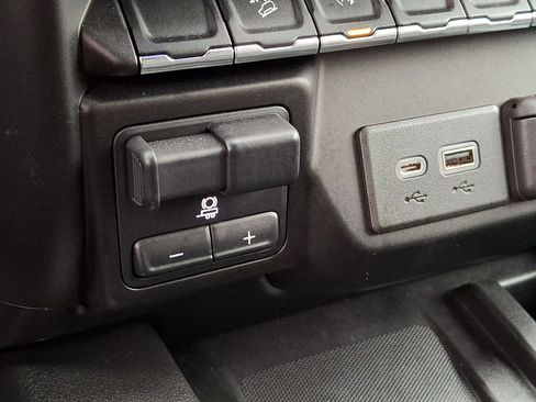 Certified 2021 GMC Sierra 1500 AT4 w/ AT4 Preferred Package image 24