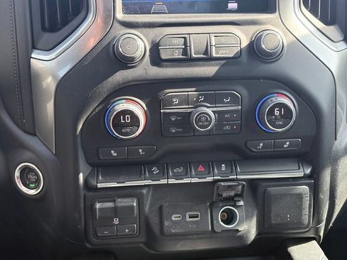 Used 2021 Chevrolet Silverado 1500 LT Trail Boss w/ Bed Protection Package AWD/4WD image 11
