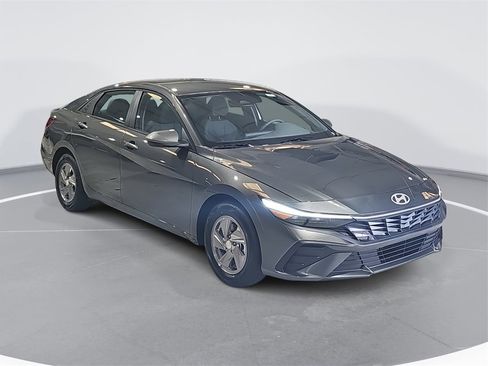 New 2026 Hyundai Elantra SE w/ Cargo Package image 3