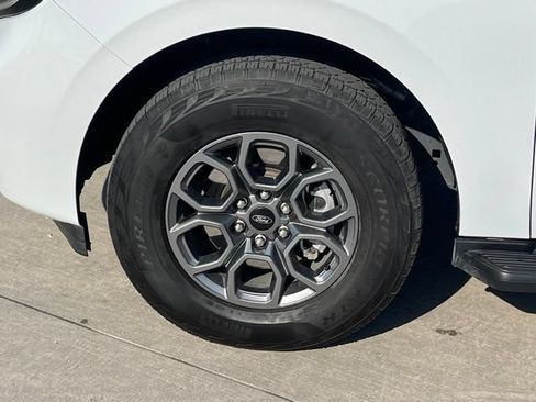 Used 2025 Ford Expedition Active RWD image 7