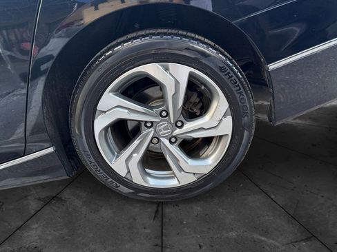 Used 2018 Honda Accord EX image 28