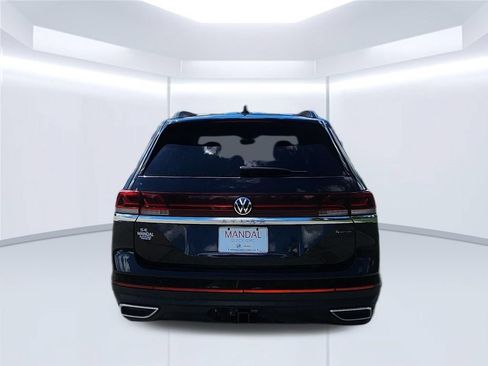 Used 2025 Volkswagen Atlas SE AWD/4WD image 6