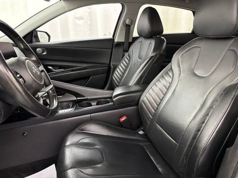 Used 2022 Hyundai Elantra Limited w/ Cargo Package FWD image 9