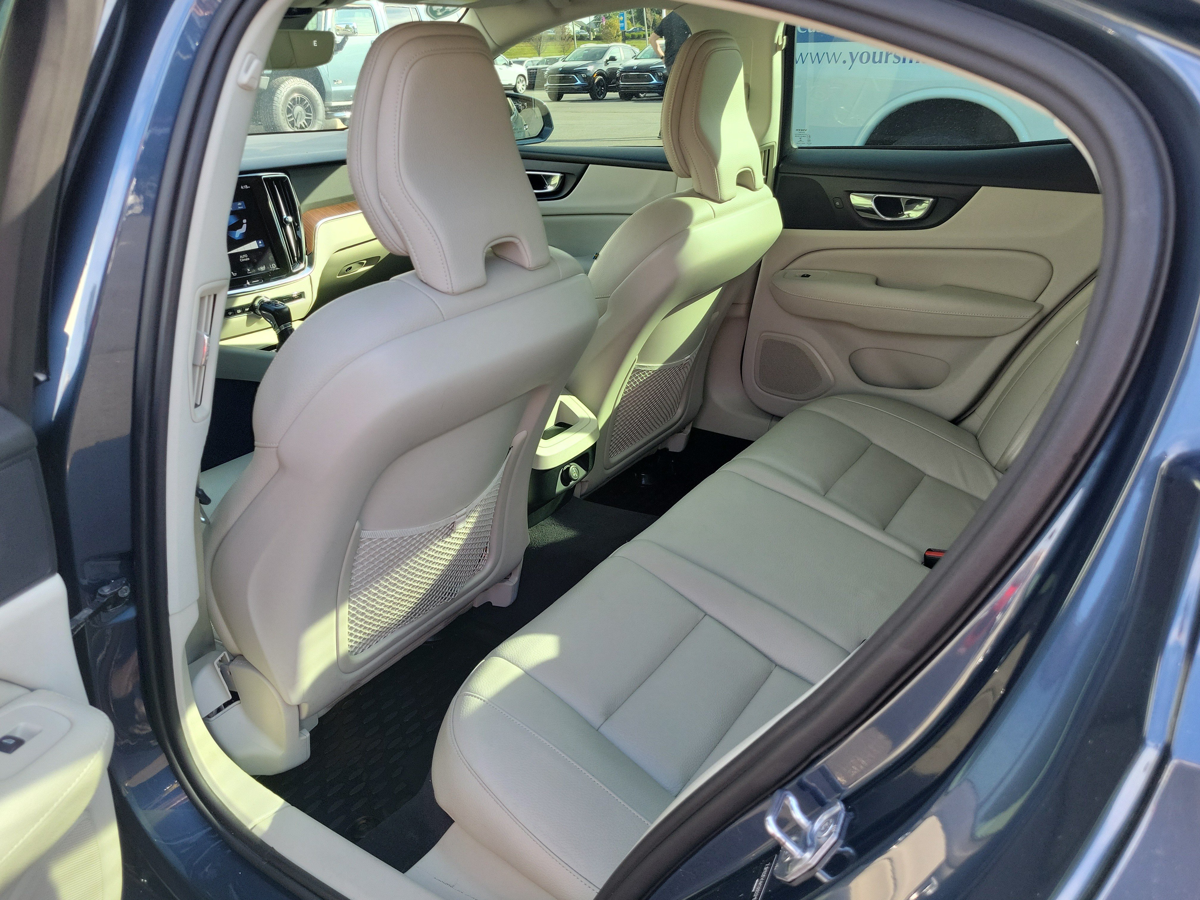 Used 2019 Volvo S60 T5 Momentum w/ Premium Package FWD image 13