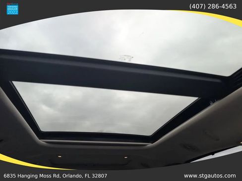 Used 2018 Chrysler Pacifica Limited w/ Tire & Wheel Group image 30