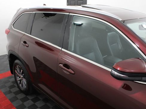 Used 2017 Toyota Highlander XLE image 8
