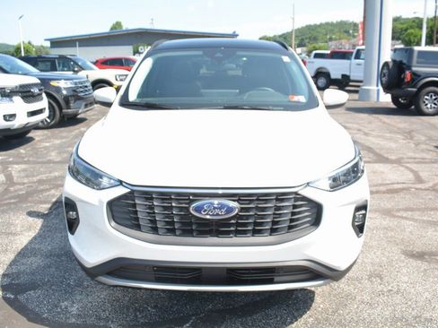 New 2025 Ford Escape SE FWD image 2