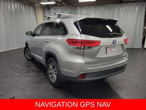 Used 2017 Toyota Highlander XLE image 6