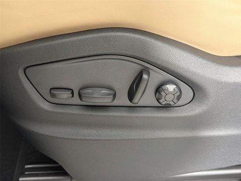 Certified 2026 Porsche Cayenne AWD/4WD image 31