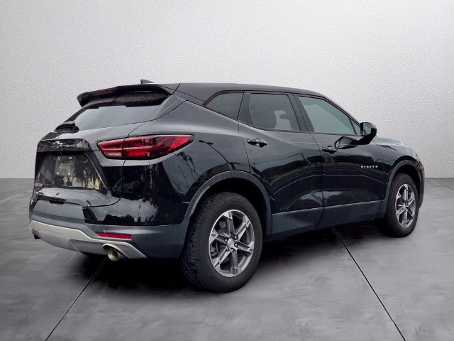 Used 2023 Chevrolet Blazer LT FWD image 4