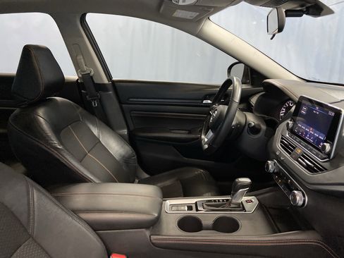 Used 2022 Nissan Altima 2.5 SR w/ Midnight Edition Package image 40
