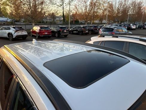 Used 2024 Toyota Corolla Cross XLE w/ Convenience Package image 9