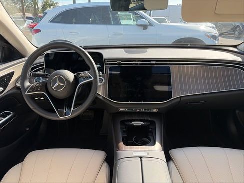 Used 2025 Mercedes-Benz E 350 Sedan image 5