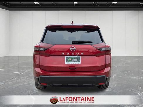 Used 2025 Nissan Rogue SV FWD image 4
