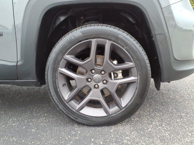 Used 2021 Jeep Renegade Latitude AWD/4WD image 9