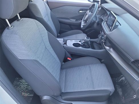 Certified 2023 Nissan Rogue SV image 18