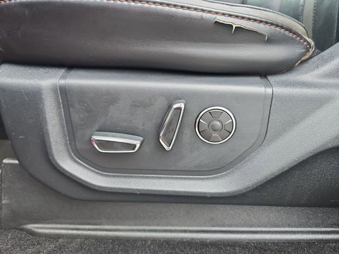 Used 2019 Ford F150 Platinum w/ Equipment Group 701A Luxury image 16