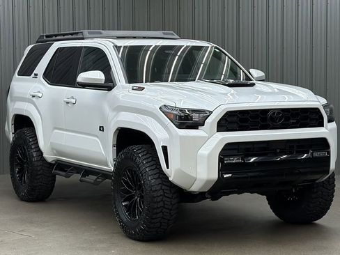 Used 2025 Toyota 4Runner TRD Sport Premium AWD/4WD image 7