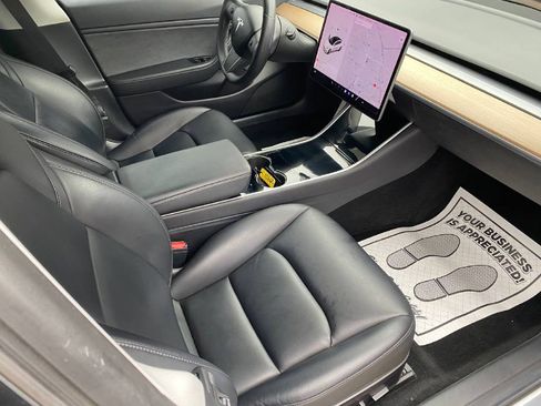 Used 2019 Tesla Model 3 image 5