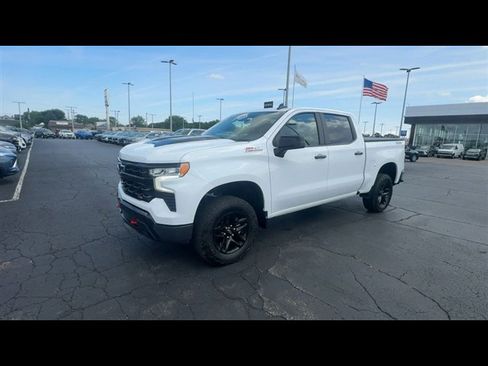Used 2023 Chevrolet Silverado 1500 LT Trail Boss w/ LPO, Dark Essentials Package AWD/4WD image 4