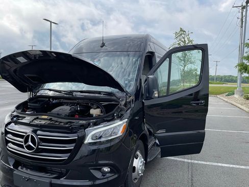 Used 2024 Mercedes-Benz Sprinter 3500 image 12